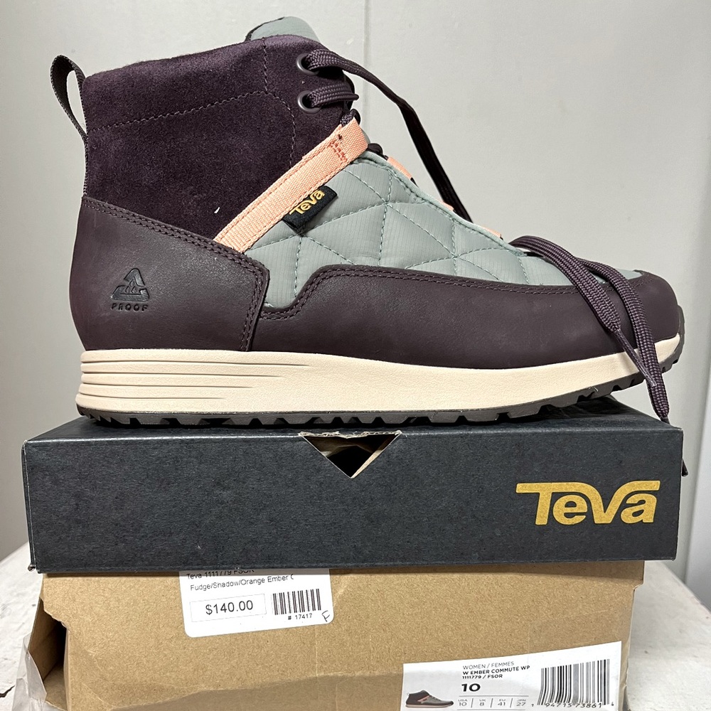 NIB Teva lace up Boots. Style # 1111779FSOR.   Sz 10. Fudge Shadow Orange Ember